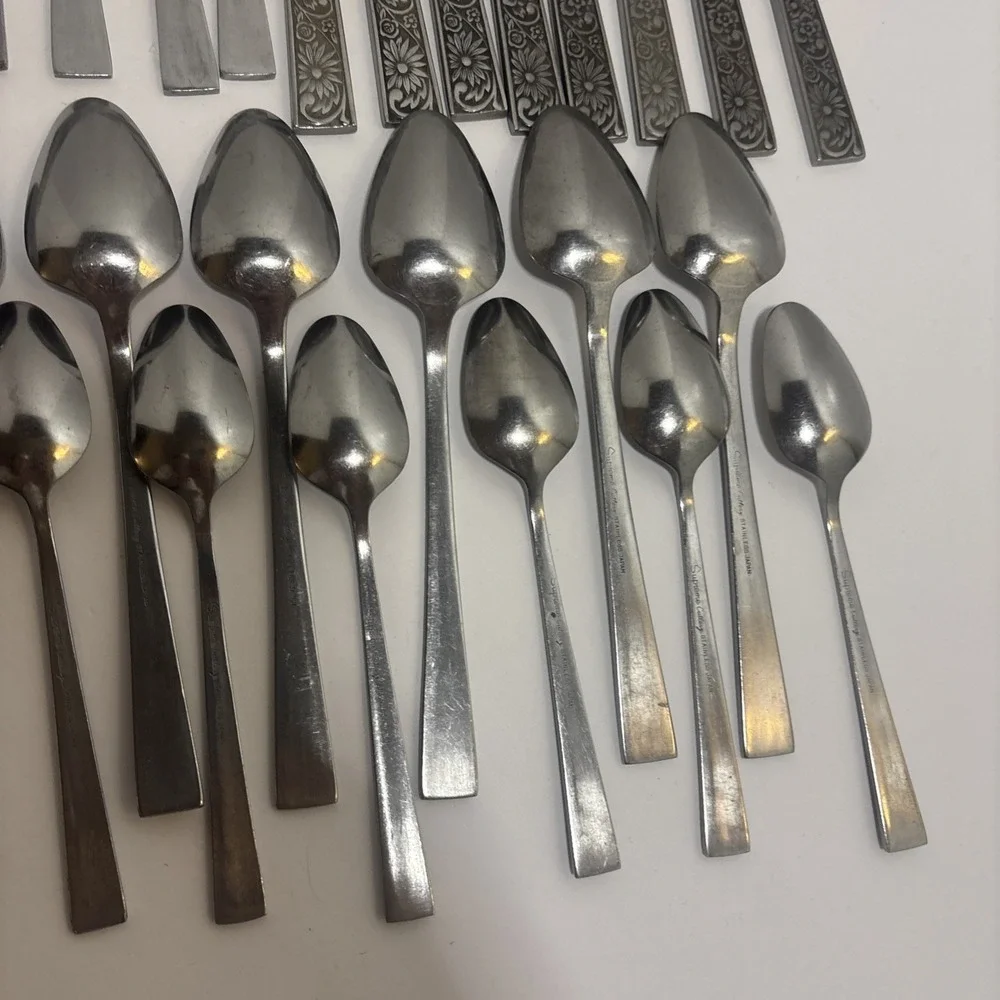 Velvet Leaf Towle Supreme Cutlery Lot Of 33 Stainless Japan Floral 60s-70s MCM